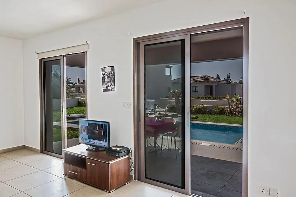 Villa Petreris Enas - Stunning 3 Bedroom Ayia Napa Villa With Pool - Short Walk To Nissi Avenue