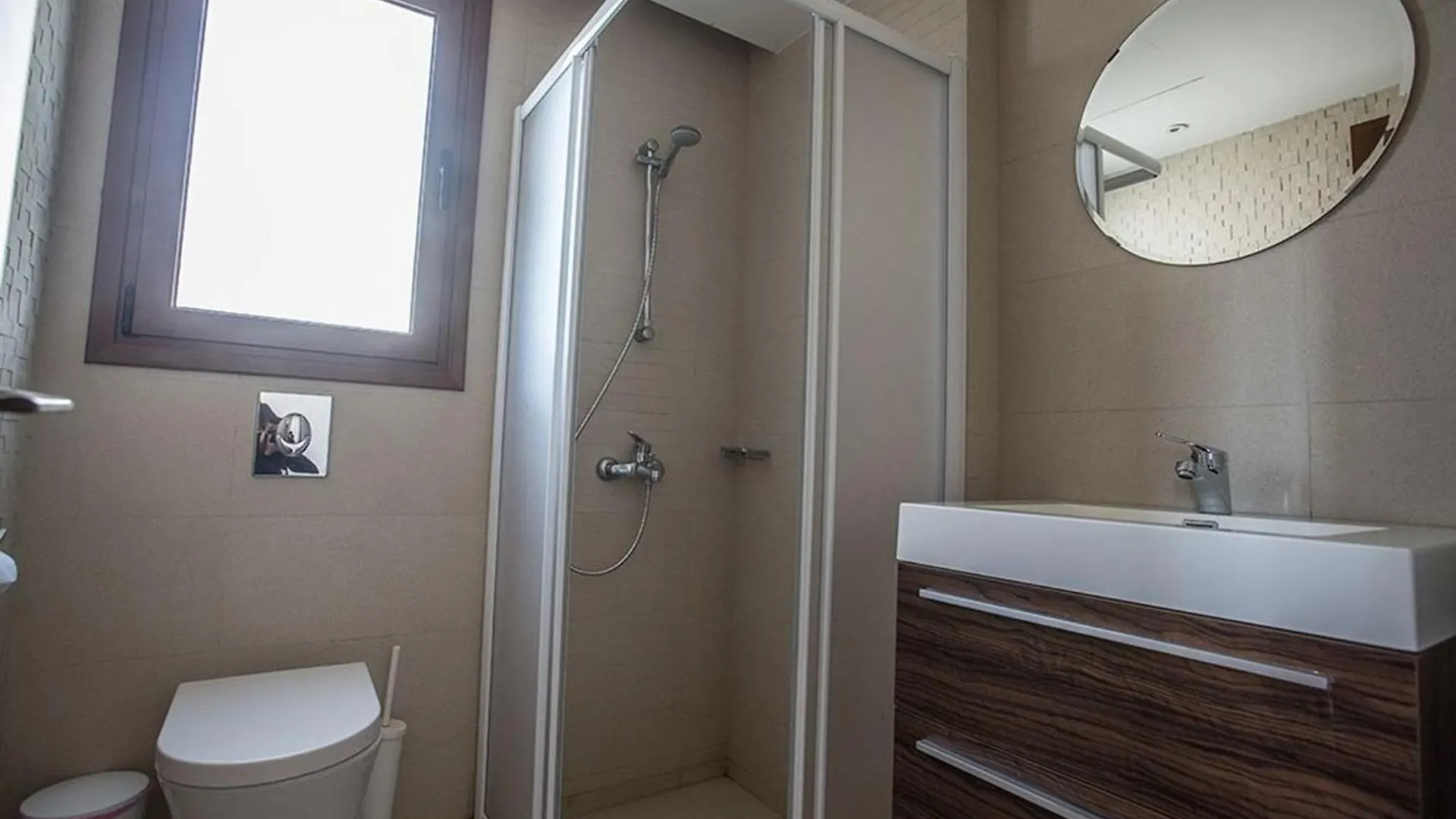 Villa Petreris Enas - Stunning 3 Bedroom Ayia Napa Villa With Pool - Short Walk To Nissi Avenue